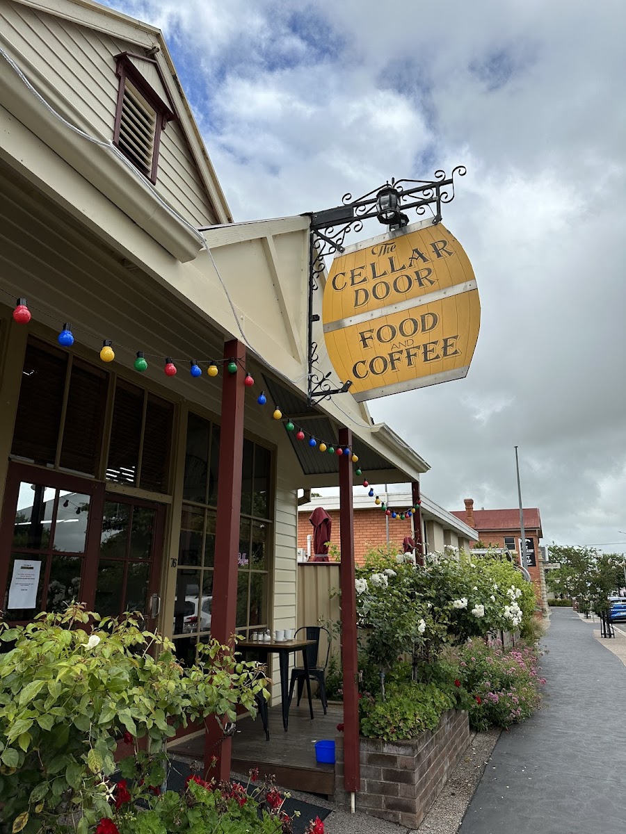 Wa-De-Lock Cellar Door
